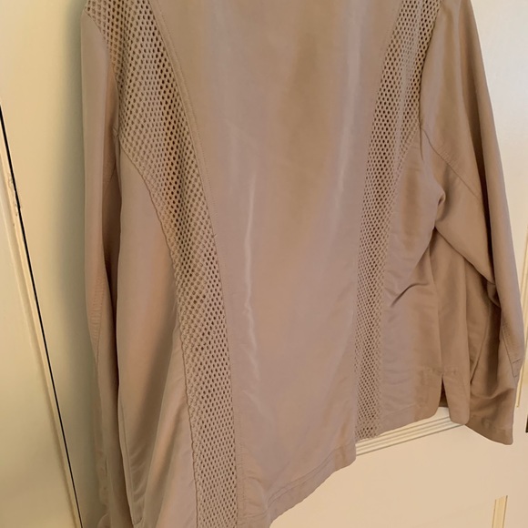 Chico’s Zenergy Lightweight jacket - Picture 5 of 6